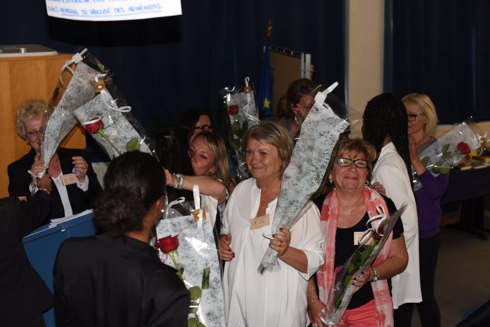Les eleves remercient leurs enseignants